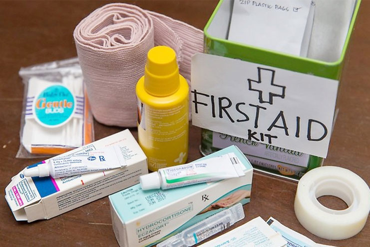 how to make first aid box